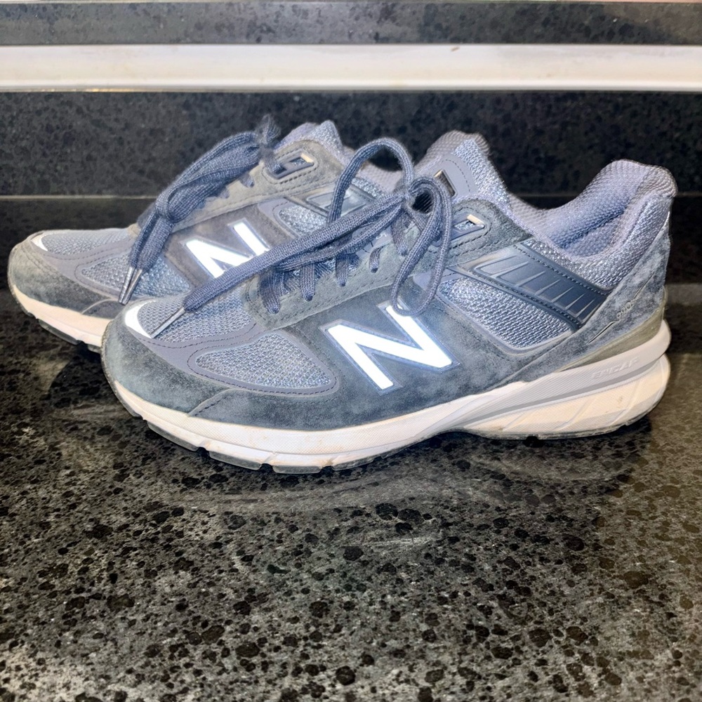 New Balance 990 v5 Size 40/Men’s 7/Women’s 9